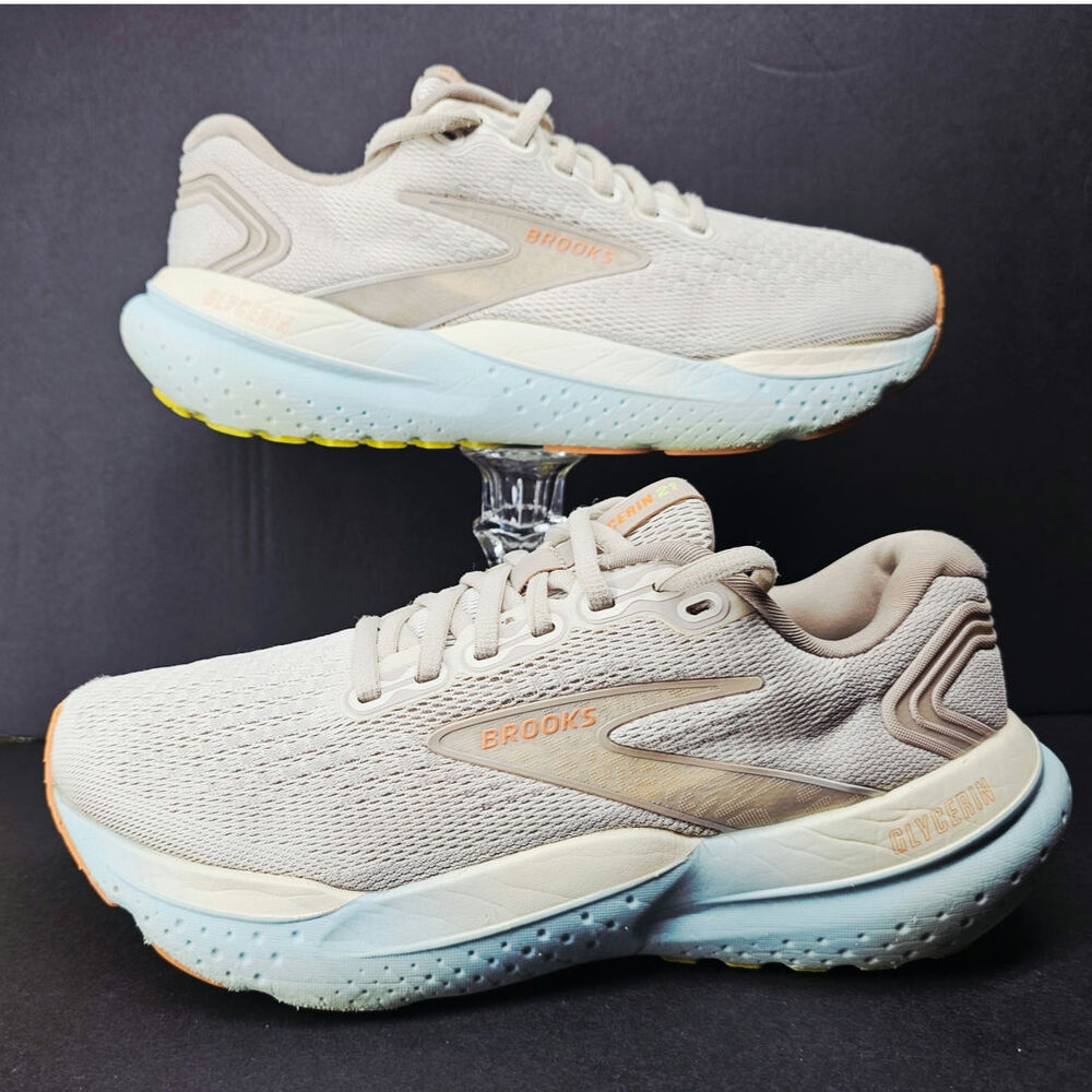 Brooks Women 8 Comfy footwear